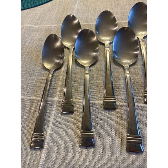 Wallace ZENITH Glossy 18/10 Stainless Flatware -- Set of 9 Oval Soup Spoons - Picture 4 of 16